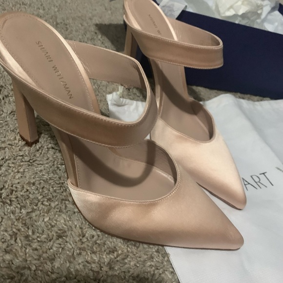 Stuart Weitzman closed toed rose heels - Picture 2 of 5
